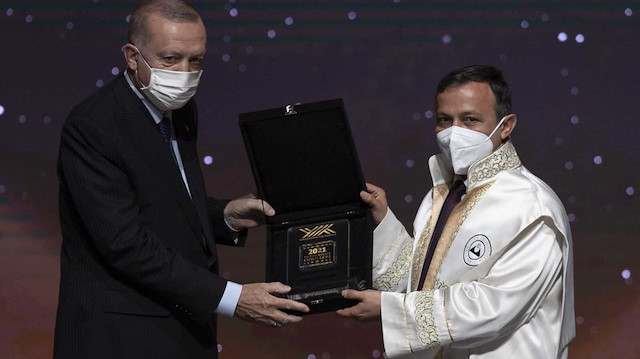 TURKOVAC’ı geliştiren ERÜ’ye Cumhurbaşkanı Erdoğan’dan ödül