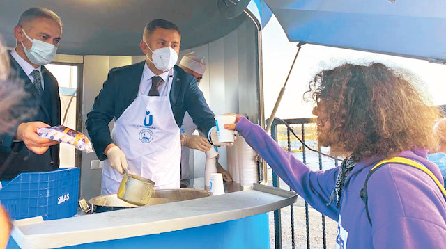 Hilmi Türkmen, çorba ikramlarının günlük olarak devam edeceğini belirtti.