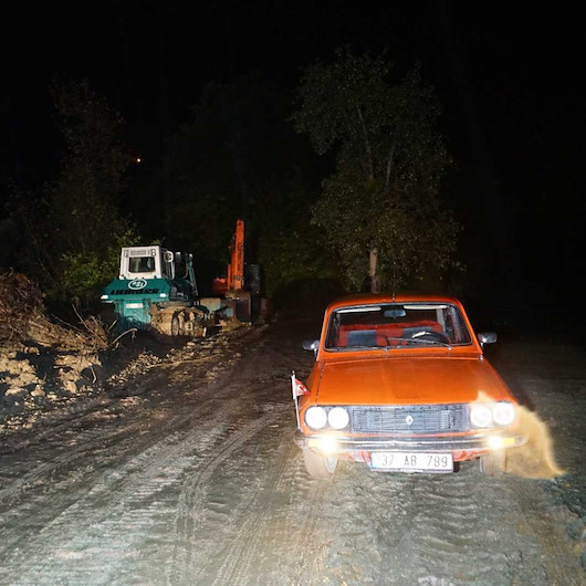 Kastamonuyu sel vurdu: Bazı köylere ulaşım kesildi
