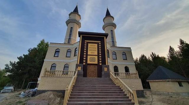 Gökdeniz Karadeniz efsane olduğu Kazan şehrine cami yaptırdı.