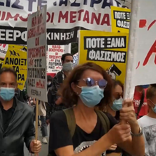 Atinada Yunanistanın göçmen politikası protesto edildi