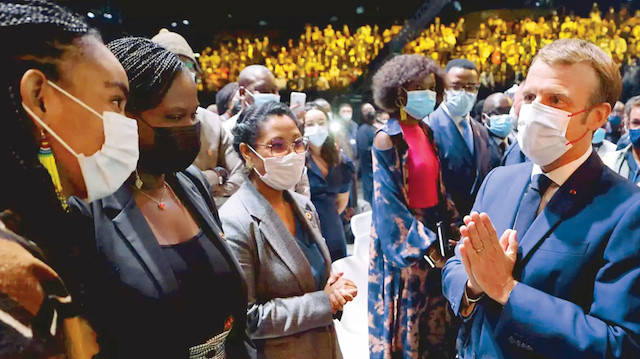 Afrikalı öğrenciler Macron'a tepki gösterdi