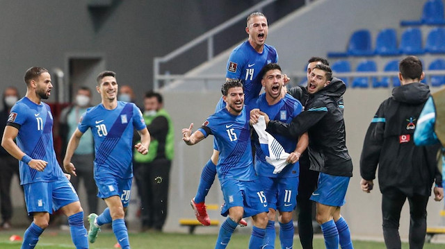 Yunan futbolcular galibiyetin ardından büyük sevinç yaşadı. 