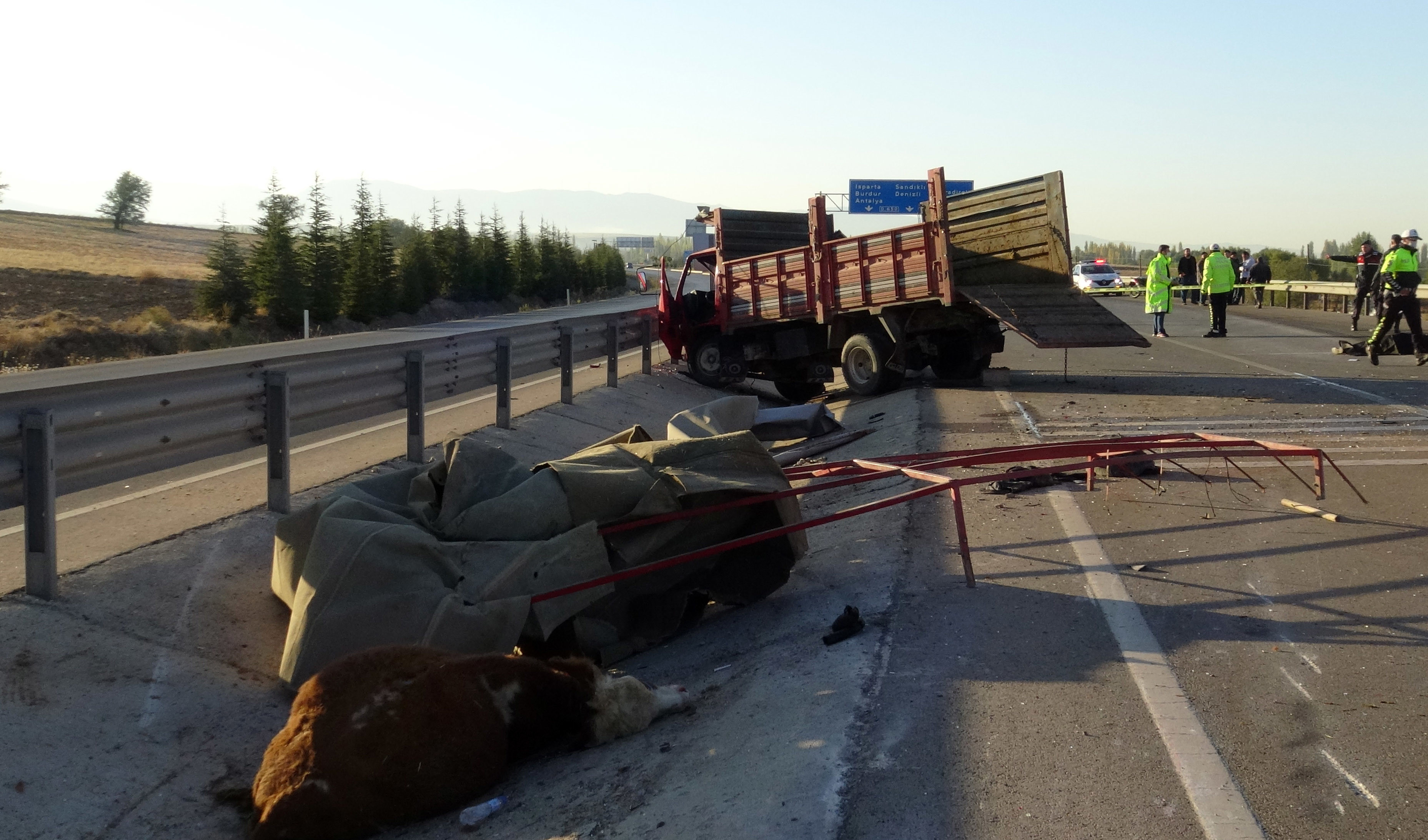 Kazada iki sürücü ile kamyonette bulunan Naci Güzel yaşamını yitirdi, Nusret Güzel ise yaralandı. 