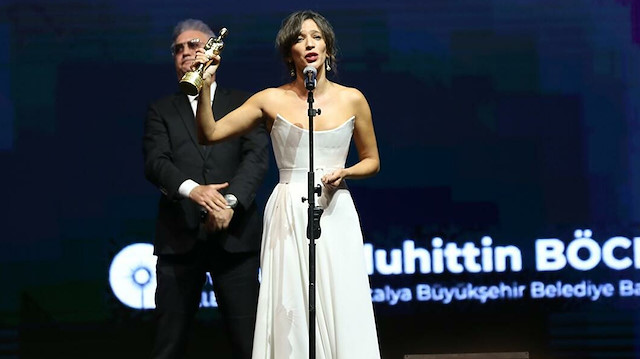 Altın Portakal'daki gerginlik tırmanıyor: Ünlü oyuncu Tamer Karadağlı sessizliğini bozdu