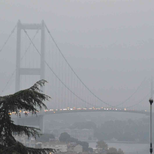 İstanbul güne sisle uyandı: Sürücüler ilerlemekte güçlük çekti
