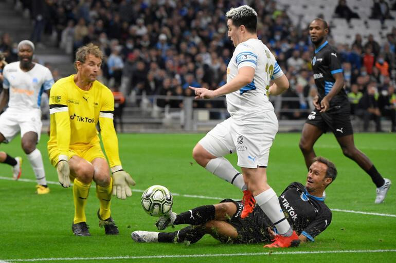 Nasri'nin kilolu görüntüleri sosyal medyada gündem oldu.