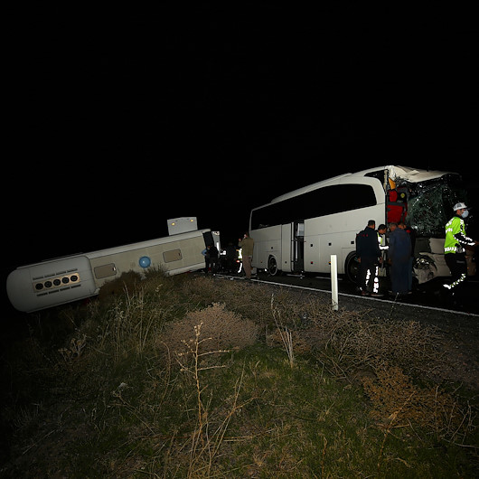 Nevşehir'deki trafik kazasında 39'u öğrenci 44 kişi yaralandı.