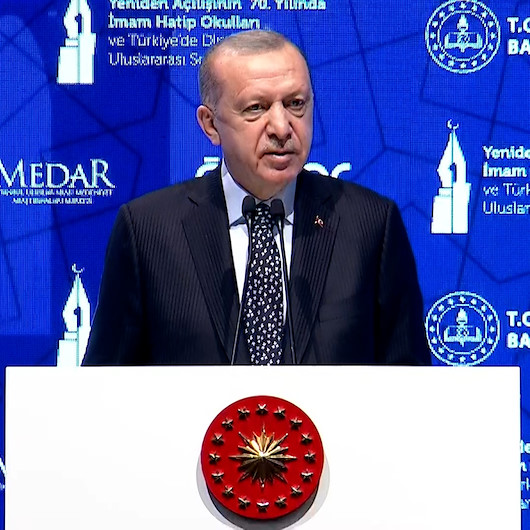 Cumhurbaşkanı Erdoğan tek parti zulmünü anlattı: Eğer bize imam ve hatip vermezseniz ölülerimiz köpek leş gibi toprağa gömeceğiz