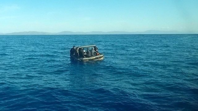 ​Yunanistan'ın ittiği 28 düzensiz göçmen daha kurtarıldı