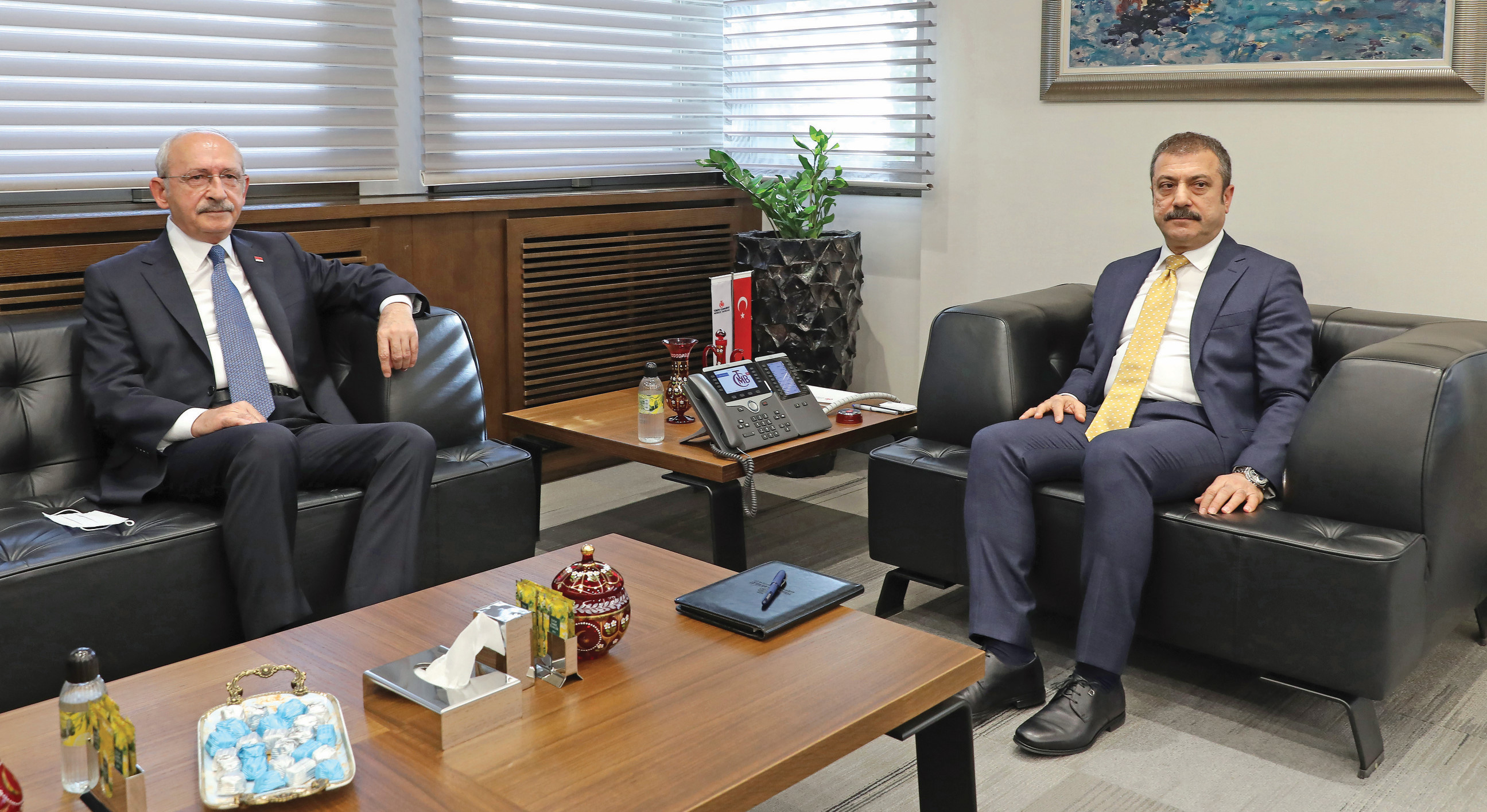 CHP Genel Başkanı Kılıçdaroğlu, Merkez Bankası Başkanı Şahap Kavcıoğlunile 1,5 saatlik görüşme gerçekleştirdi