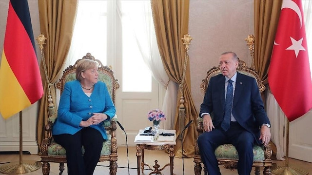 أردوغان يلتقي ميركل في إسطنبول