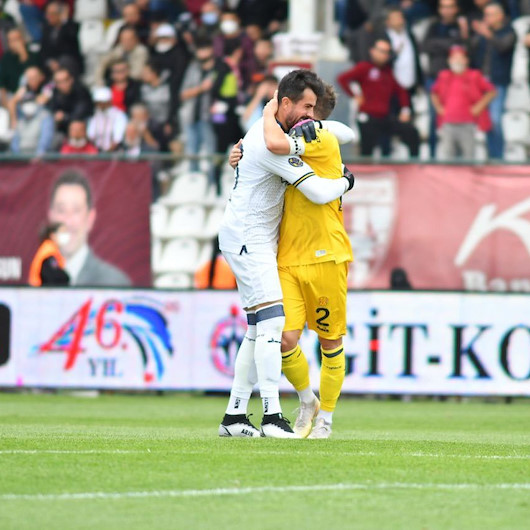 Maçın spikeri tarif etti, Erdem Özgenç golü attı