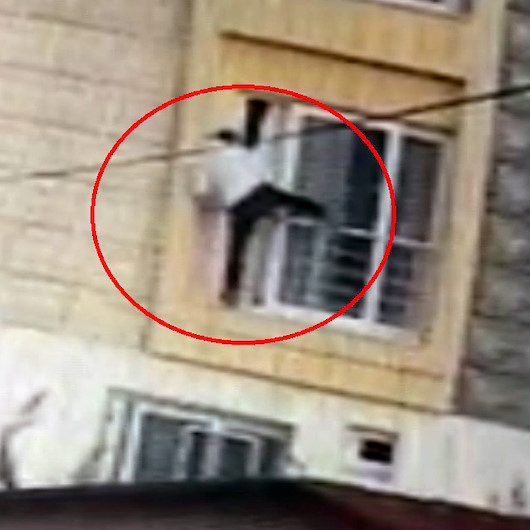 Girdiği dairede ev sahibiyle karşılaşan hırsız pencereden atladı
