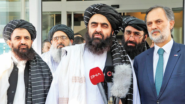 Taliban heyeti Kızılay Genel Müdürü İbrahim Altan ile görüştü.