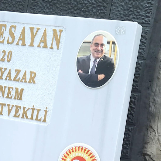 Eski AK Parti Milletvekili Markar Esayan kabri başında anıldı