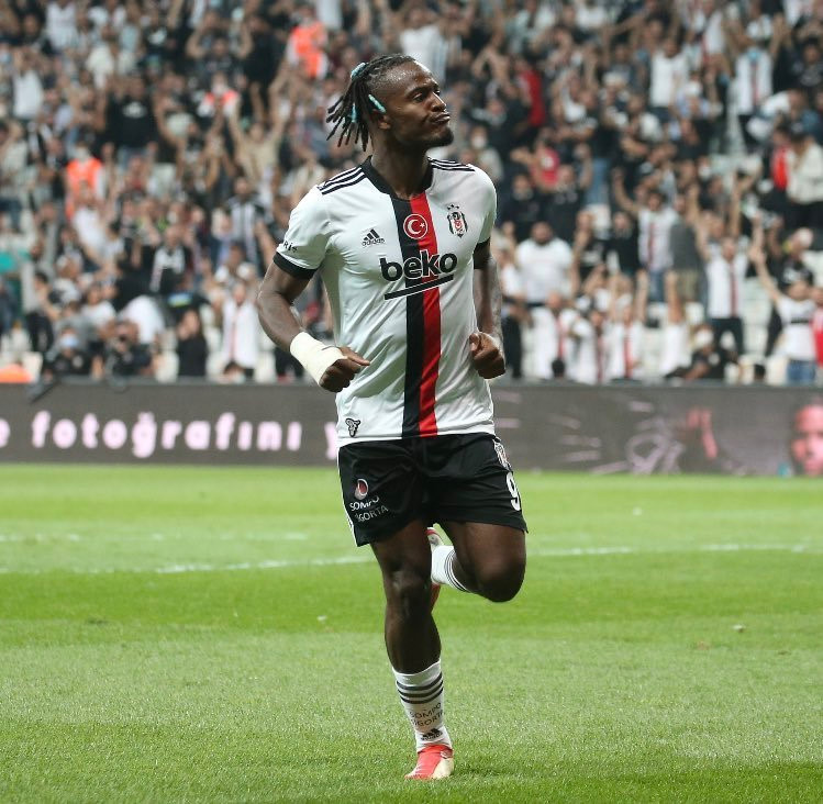 Batshuayi'nin siyah-beyazlı formayla 4 golü bulunuyor.