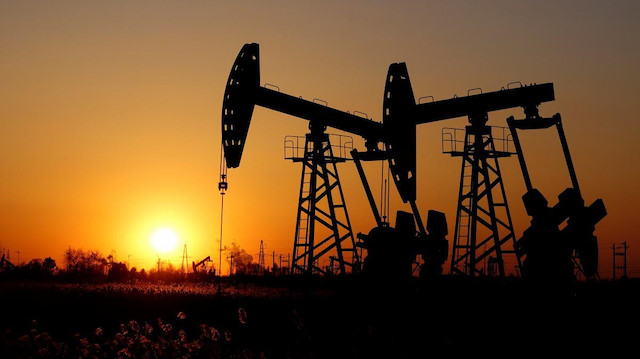 أسعار النفط تعزز موقعها عند ذروة 7 سنوات مع تحسن الطلب