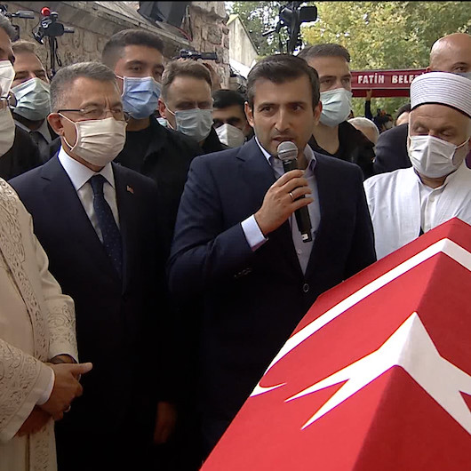 Selçuk Bayraktar babası Özdemir Bayraktarın cenaze töreninde konuştu: Asla yol alamazsınız denilen dönemde bildiği yoldan asla sapmadı