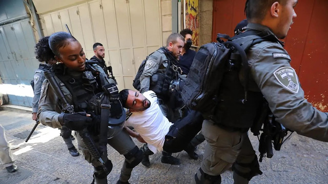 İşgalci İsrail polisi Kudüs’teki Mevlit Kandili kutlamalarına saldırdı