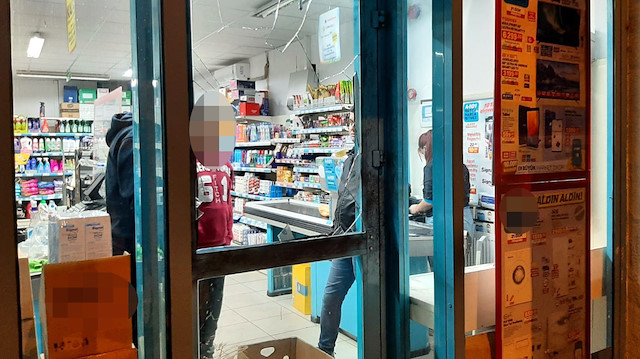 Edirne'de hırsız dehşeti: Kasiyer tarafından markete kitlenince camı kırarak kaçtı