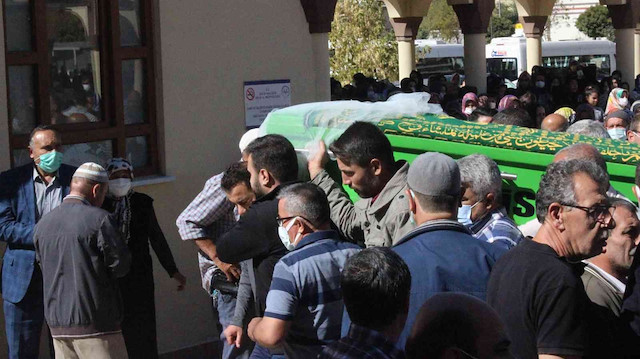 Eşi tarafından darp edilerek öldürülen Fatime Gül Özyer'in cenazesinde yakınları gözyaşlarına boğuldu.