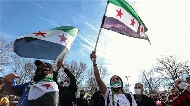 أهالي تل رفعت السورية يتظاهرون للمطالبة بالعودة إلى ديارهم