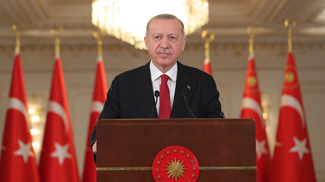Cumhurbaşkanı Erdoğan yabancı basına tepki gösterdi, Türk dünyasına çağrı yaptı: Kendi göbeğimizi kendimiz kesmeliyiz