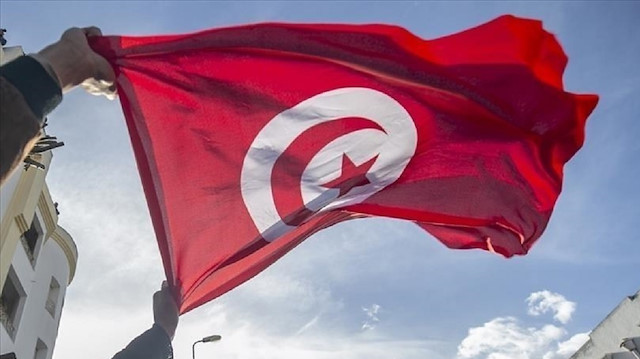 خبراء: تمسك سعيد بقراراته رغم تصاعد الضغوط يصعّب وضع تونس