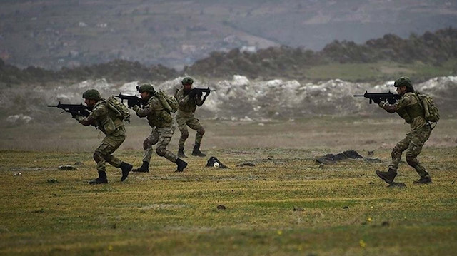 الدفاع التركية: تحييد 5 إرهابيين من "ي ب ك" شمالي سوريا 