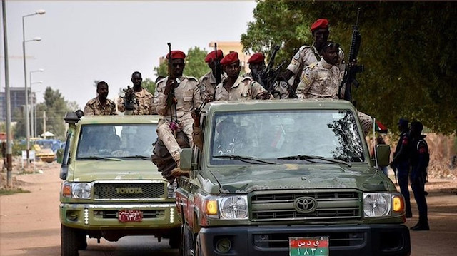 Arşiv - Sudan'da ordu birlikleri Başbakan Hamduk ve koalisyon hükümeti ortağı partilerin liderlerini gözaltına aldı.
