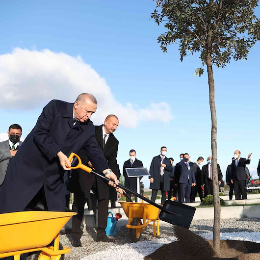 Cumhurbaşkanı Erdoğan Azerbaycanda: İki lider Zengilan’da Akıllı Tarım Kampüsü’nün temelini attı
