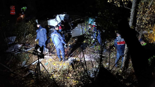 Tokat'ta uçuruma devrilen kamyonetteki 3 kişi öldü, 1 kişi yaralandı.