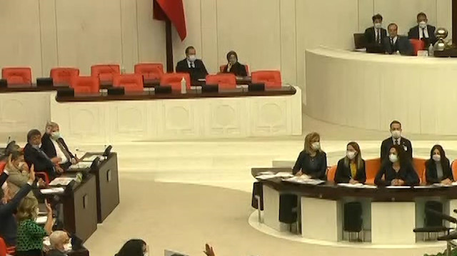 HDP'li Pervin Buldan tezkereye yanlışlıkla 'evet' dedi
