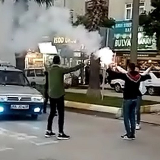 Samsunda yolu kapatıp oynadılar cezadan kurtulamadılar
