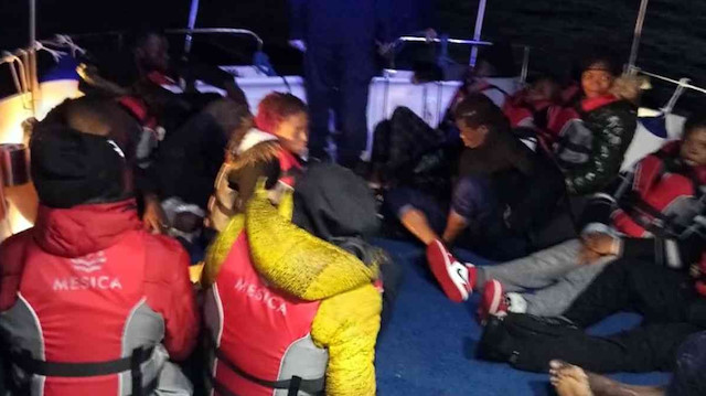 Yunan tarafının Türk karasularına ittiği 31 göçmen kurtarıldı