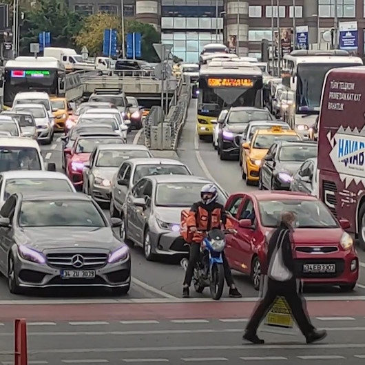 Tatili fırsat bilen İstanbullular trafikte yoğunluk oluşturdu