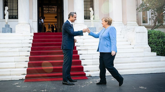 Miçotakis ile Merkel
