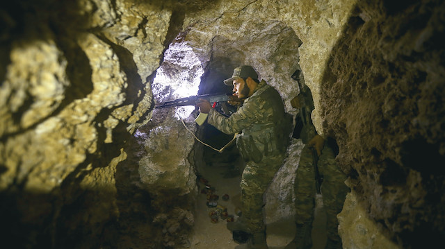 Tel Amr bölgesinde PKK'nın inşa ettiği tüneller bulundu.