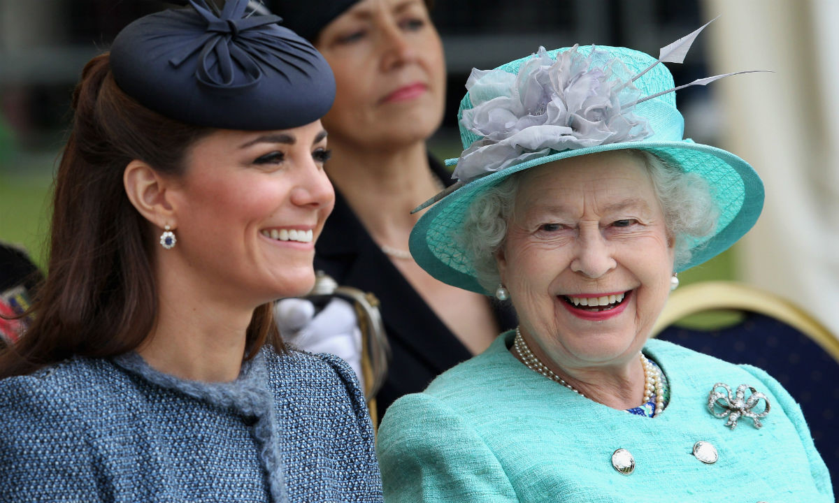 Düşes Kate Middleton - Kraliçe Elizabeth