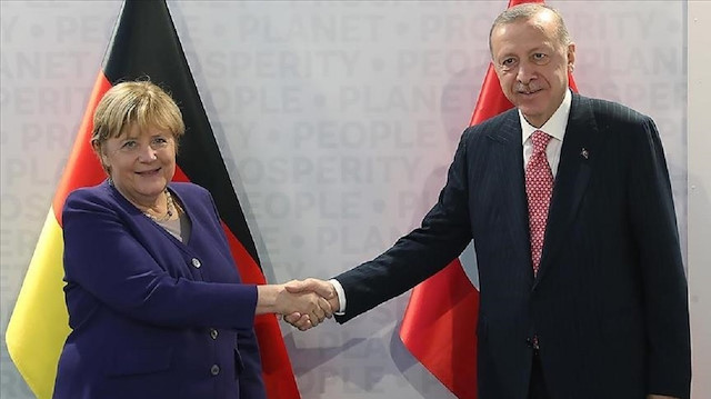على هامش قمة زعماء مجموعة العشرين.. لقاء أردوغان مع ميركل
