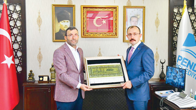 Ticaret Bakanı Mehmet Muş, Pendik Belediyesini ziyaret etti.