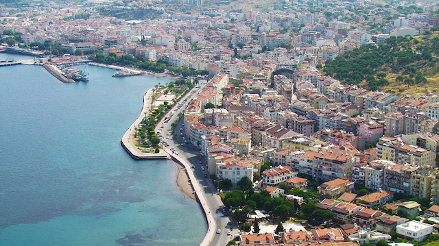 İzmir'in Dikili ilçesinde konut kira fiyatları son bir yıl içinde yüzde 183 artış gösterdi.