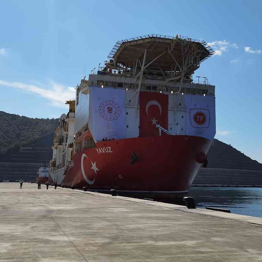 'Yavuz' göreve hazırlanıyor: Kule montajı için vinçler kuruluyor