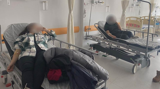 Nevşehir’de 4 lise öğrencisi yedikleri dönerden zehirlenerek hastaneye kaldırıldı.