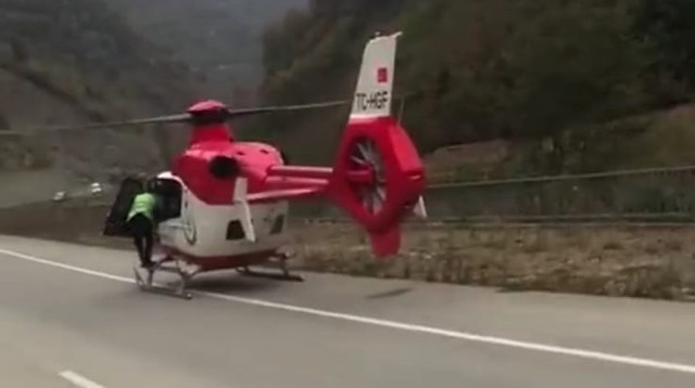 Sağlık Bakanı Fahrettin Koca paylaştı: Ambulans helikopter yaralı işçi için havalandı