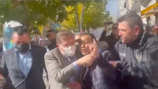 Lütfü Türkkan, Akşener'e tepki gösteren vatandaşa kameralar önünde küfür etti.
