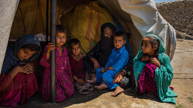 Afganistan’da içler acısı tablo: Aileler çocuklarını satışa çıkarıyor