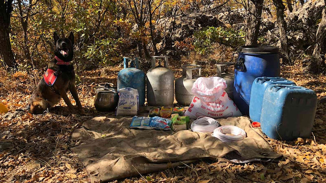 Adıyaman'da toprağa gömülü PKK'lılara ait patlayıcıları jandarma köpeği buldu