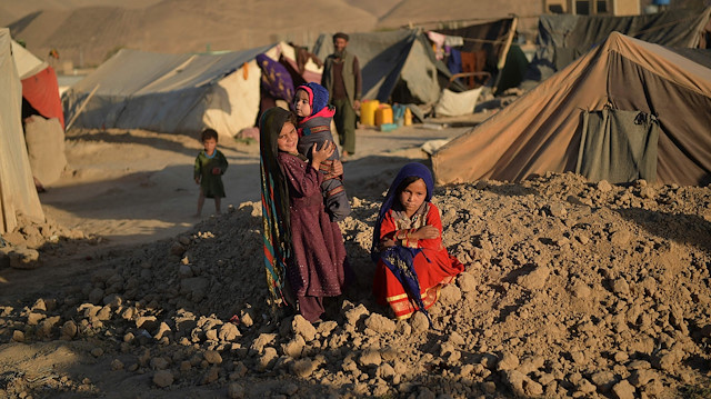 Afganistan’da içler acısı tablo: Yaşam mücadelesi veren aileler çocuklarını satışa çıkarıyor